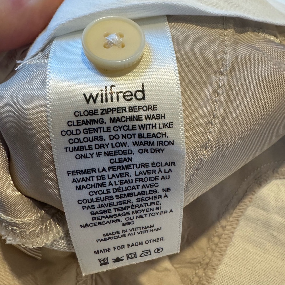 Aritzia Wilfred size 6 shorts